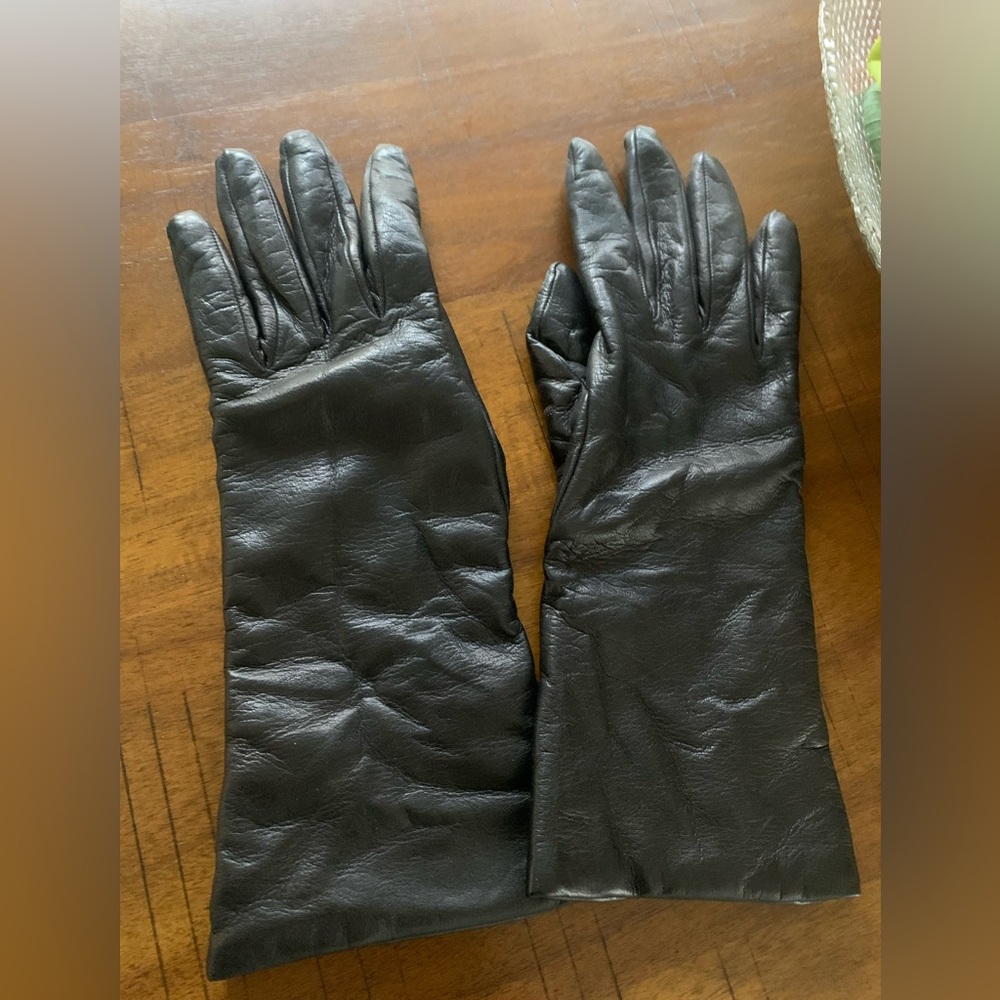 Portolano Black Leather Size 7 Woman Gloves